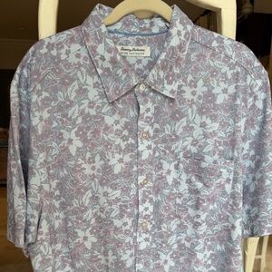 Tommy Bahama men's short sleeve button down. Stretch fabric, wrinkle free.